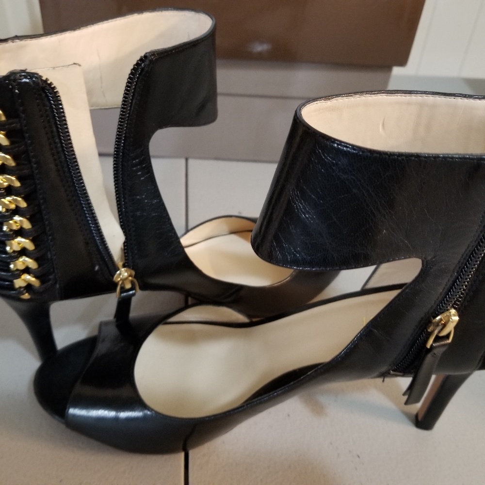 Beautiful Guess Sandal never worn - Picture 4 of 7